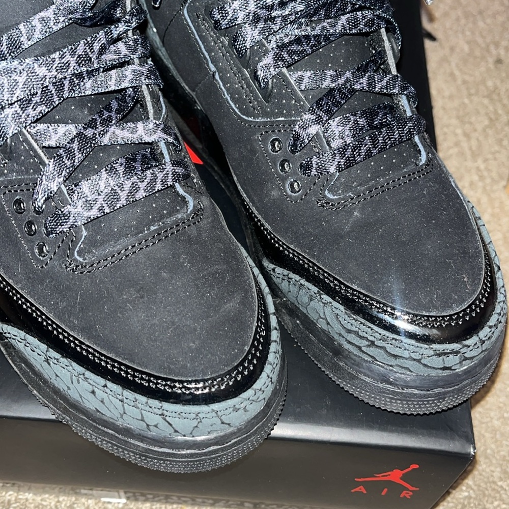 black cat Jordan 3s
